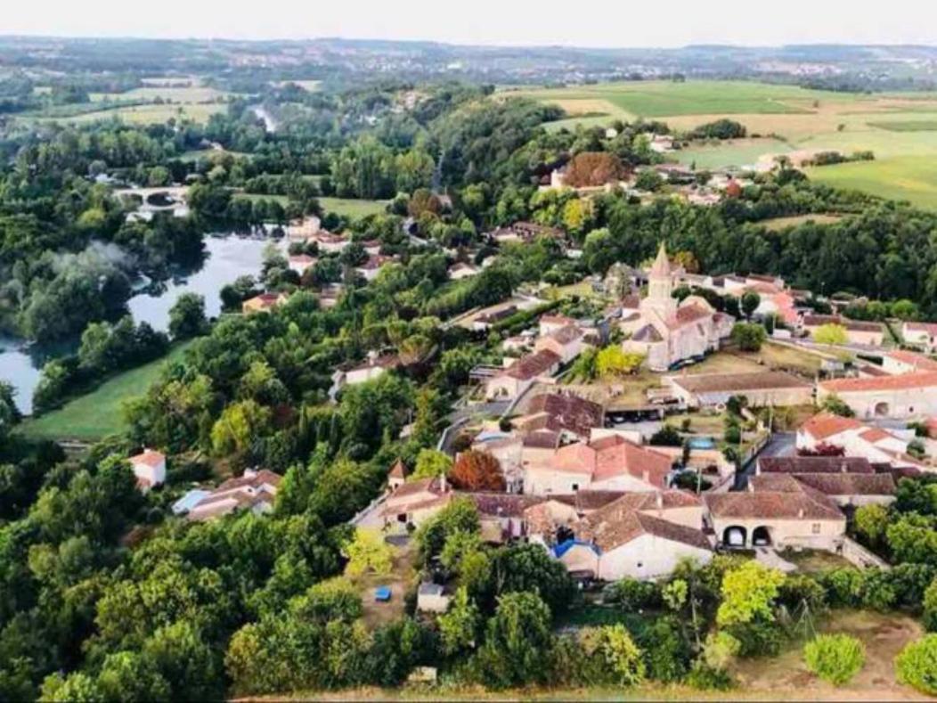 Villa Ile De Malvy à Saint-Simeux Extérieur photo